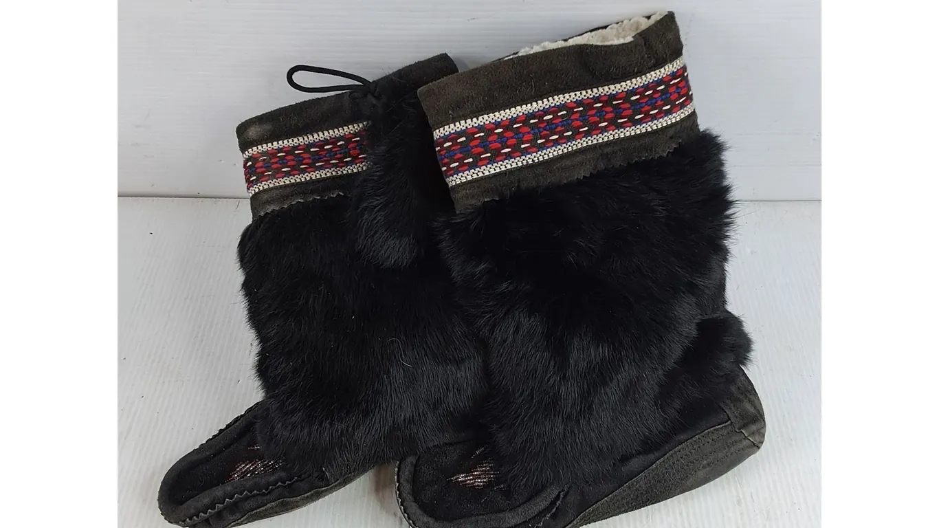 Mukluks - Size 10"