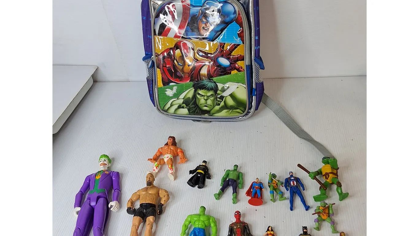 Avengers Backpack & Wrestling/Action Figurines up to 11.5"