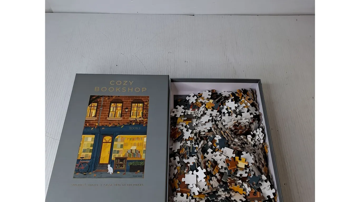 Cozy Bookshop 500 Piece Puzzle
