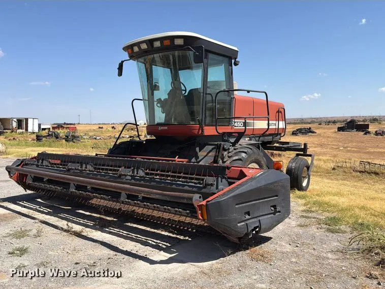 1999 Hesston 8450 swather / windrower