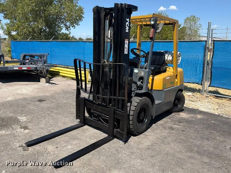 TCM FG25N5T forklift