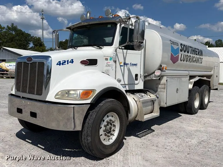 2016 Peterbilt 348 fuel truck