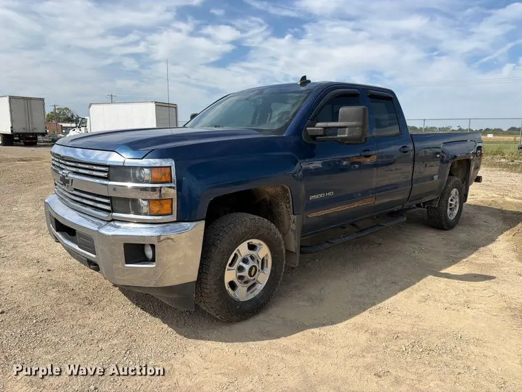 2017 Chevrolet Silverado 2500HD Ext. Cab pickup truck