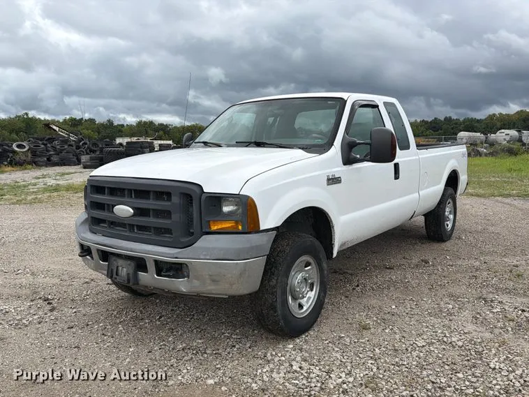 2005 Ford F250 Super Duty XL Ext. Cab pickup truck