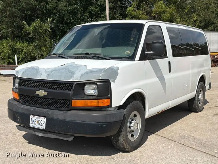 2011 Chevrolet Express 2500 van