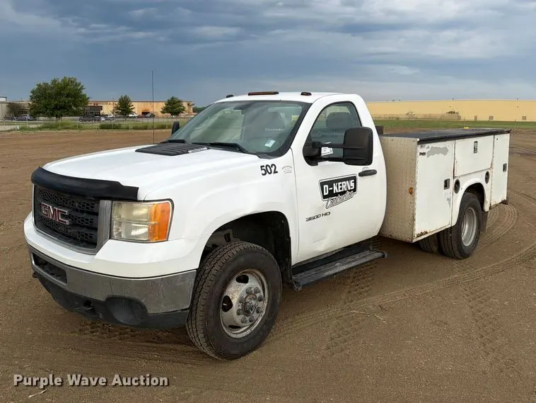 2011 GMC Sierra 3500HD utility bed pickup truck