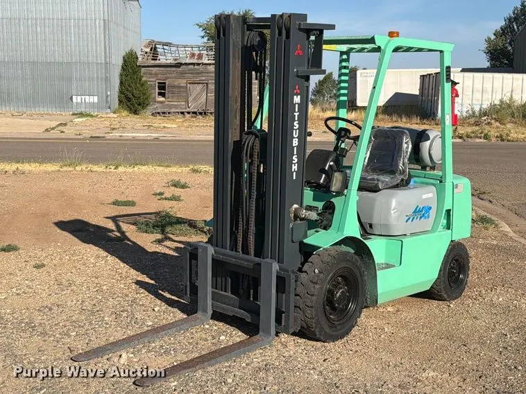 1999 Mitsubishi FG25 forklift