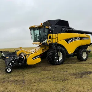 New Holland CX860 Conventional Combine