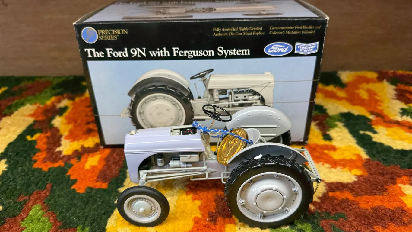 Ford 9N w/ Ferguson System Diecast Tractor