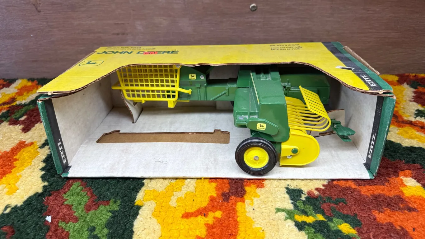 John Deere Diecast Small Square Baler