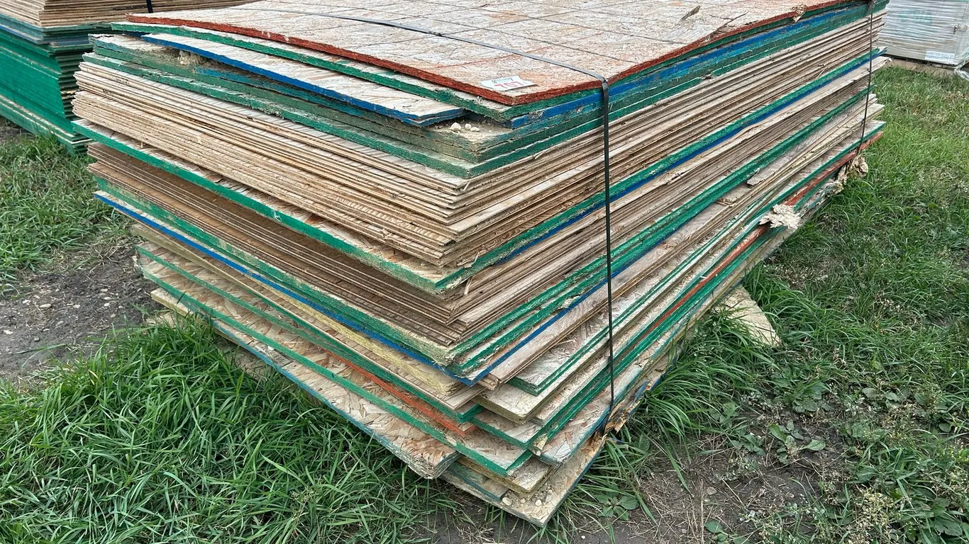 LIFT OF ASSORTED PLYWOOD AND OSB