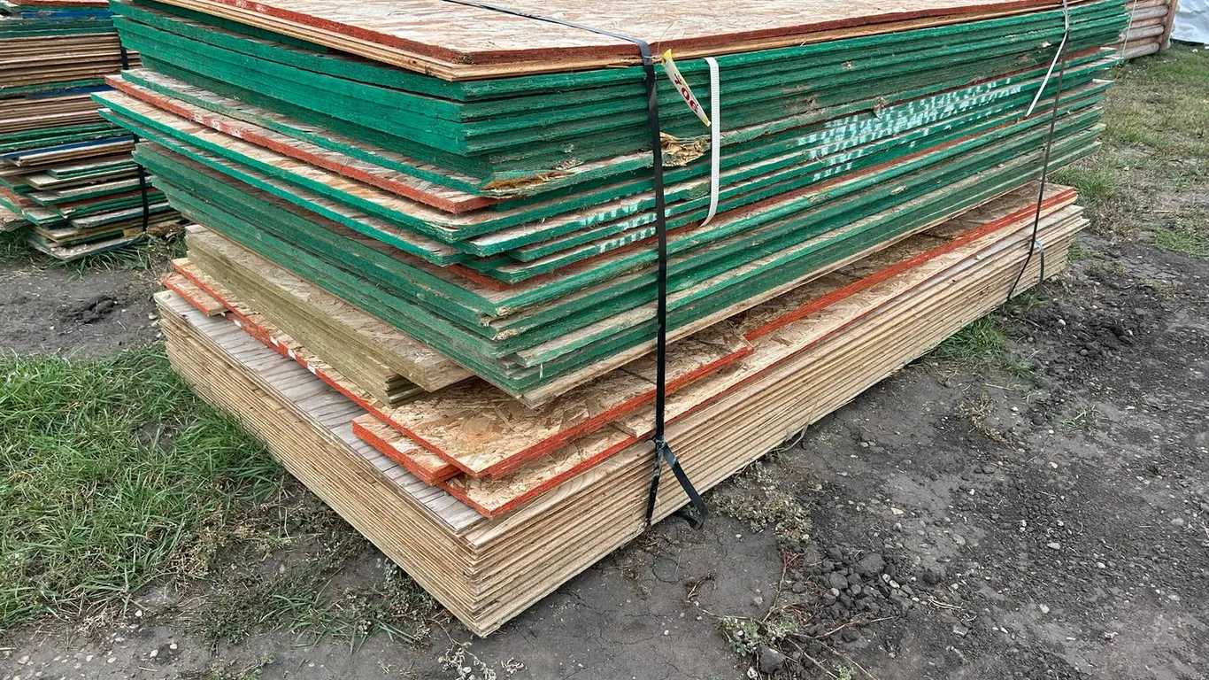 LIFT OF ASSORTED PLYWOOD AND OSB