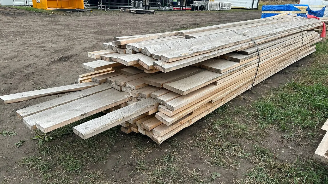 L/O ASSORTED PLANED LUMBER, 2X4, 2X6, 2X8, ETC.