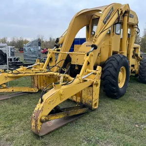 PETTIBONE CARY-LIFT HD 4X4 ALL TERRAIN FORKLIFT, UNIT IS RUNNING, DRIVING AND HYDRAULIC TESTING HAS NOT BEEN TESTED, REAR TIRE REQUIRES REPAIR, HYD. P