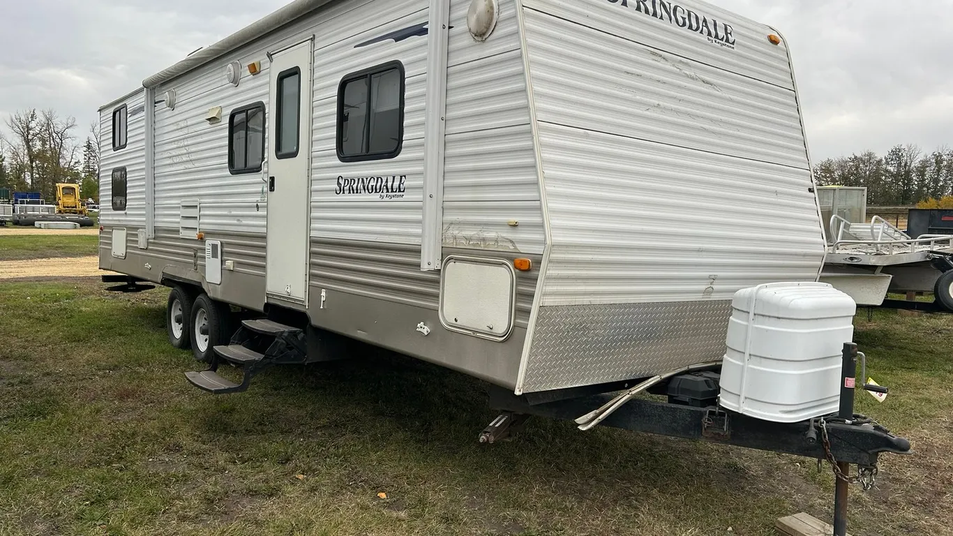 2008 SPRINGDALE 296 BY KEYSTONE 29 FT TRAVEL TRAILER, BUNKS, AWNING, AC, SLIDE OUT, S/N 4YDT2962093101178
