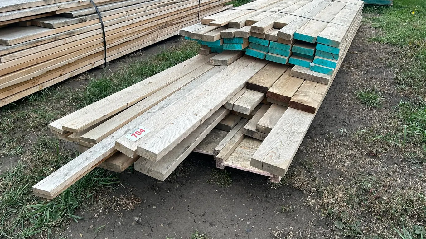 L/O ASSORTED PLANED LUMBER, 2X4, 2X6, 2X8, ETC.
