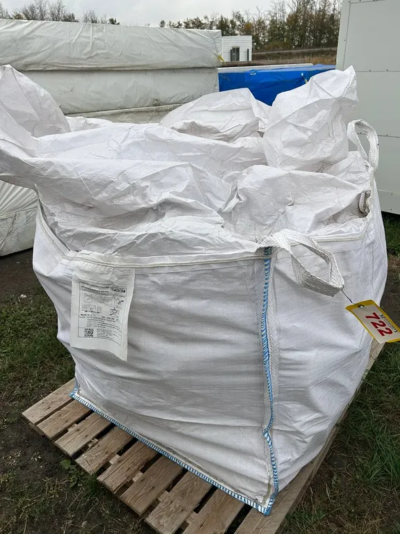 TOTE OF DRY SPLIT SPRUCE FIRE WOOD