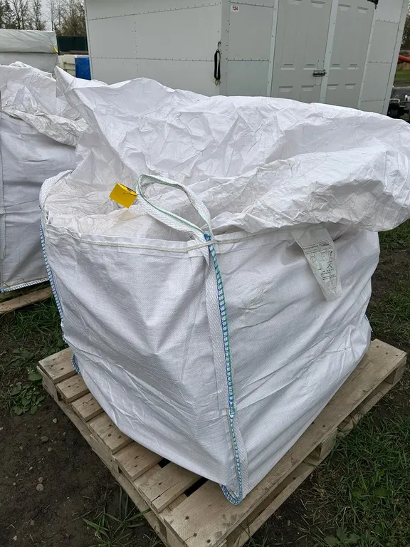 TOTE OF DRY SPLIT SPRUCE FIRE WOOD
