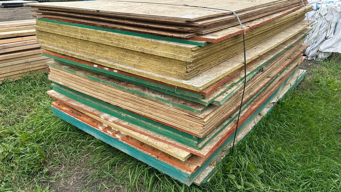 LIFT OF ASSORTED PLYWOOD AND OSB