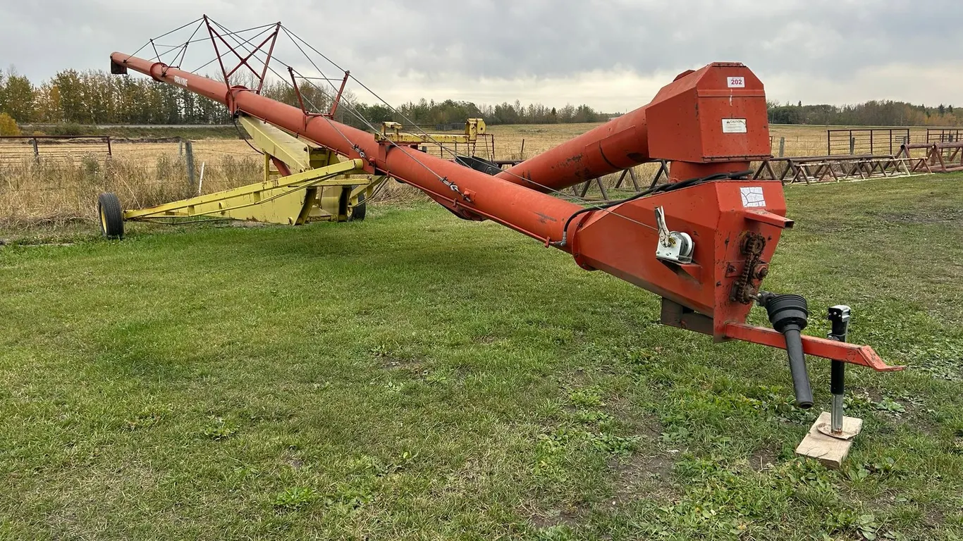 BUHLER FARM KING MECHANICAL DRIVE AUGER, 13-INCH X 70-FOOT, RED AND YELLOW FINISH, PTO DRIVEN, INCLUDES HYDRAULIC LIFT SYSTEM, ADJUSTABLE HITCH, AND I