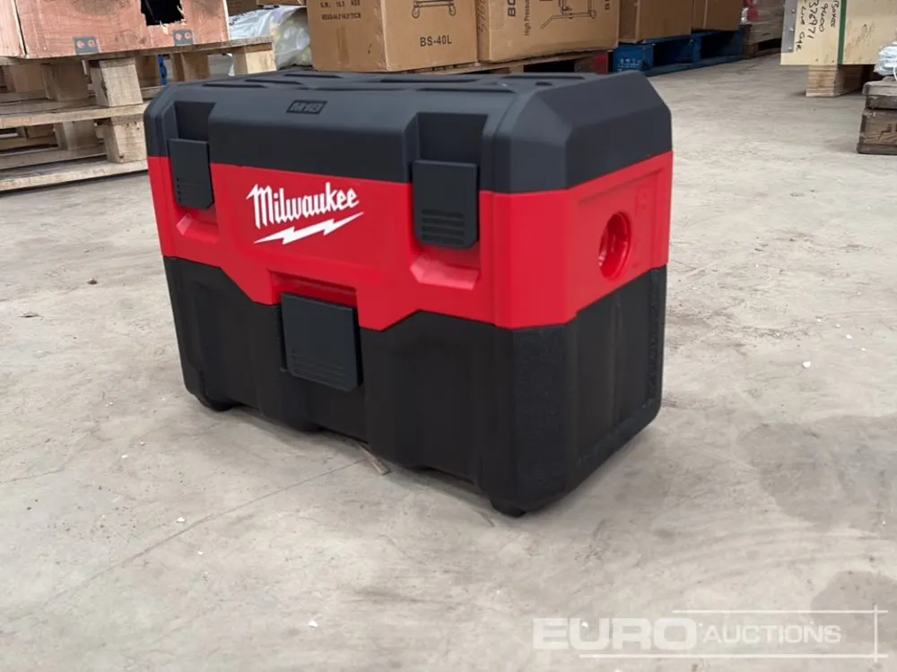 Unused Milwaukee M18VC2-0