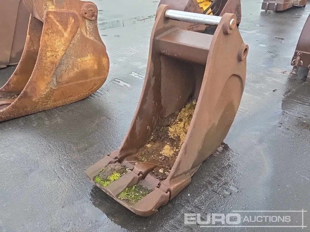 22" Digging Bucket