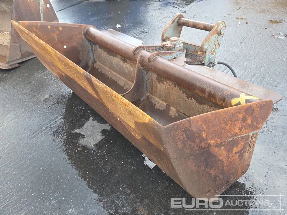 86" Hydraulic Tilt Ditching Bucket to suit 20+Ton Excavator