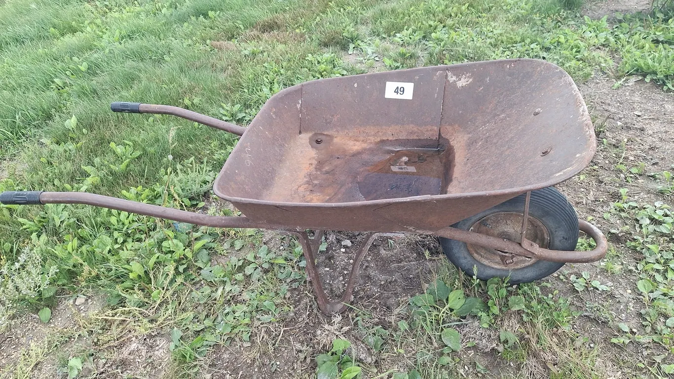 Steel wheel barrow