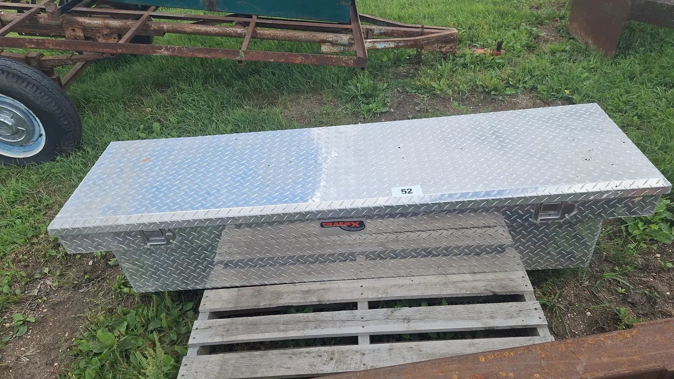 New aluminum pickup tool box