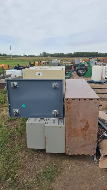 Pallet of 2 Lockers and 3 cabnets
