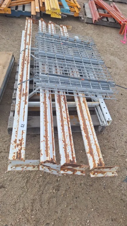 Pallet racking white with 2 uprights, 4 beams and 4 mesh
