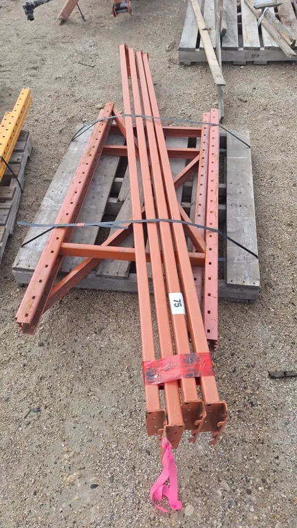Pallet racking Orange with 2 uprights and 4 beams