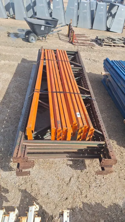 Pallet racking Brown with 4 uprights and 9-8Ft beams