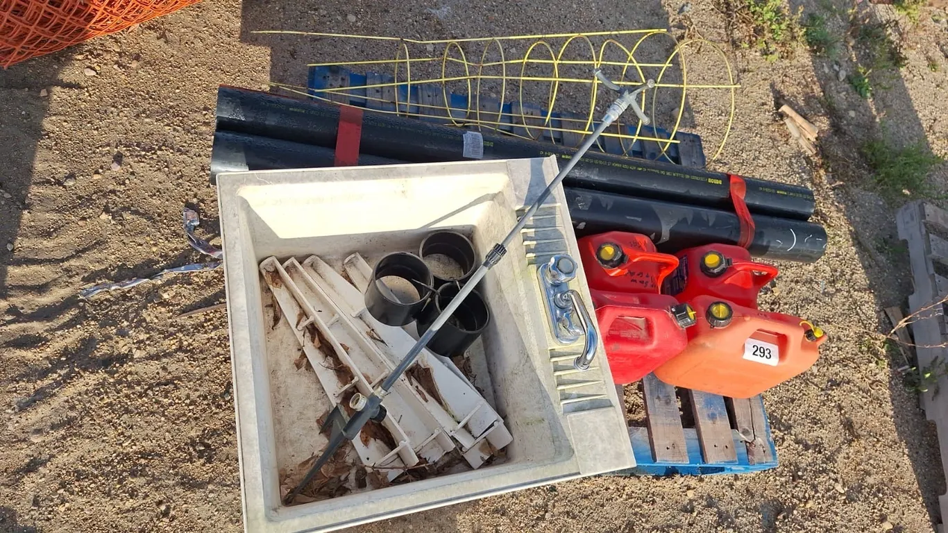 Laundry sink with Taps , jerry cans, 4" pipes and conectors