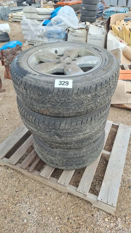 4-Tires with rims 225/65R17