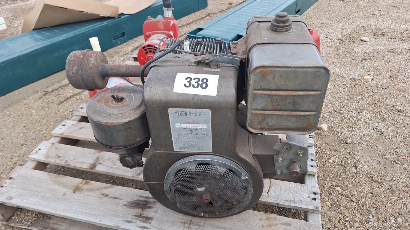 16Hp Briggs and Stratton motor