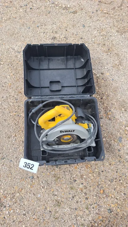 Dewalt skill saw