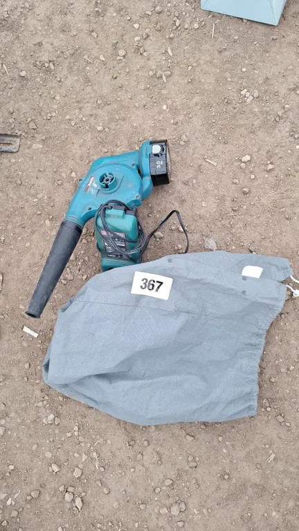 Makita blower with battery