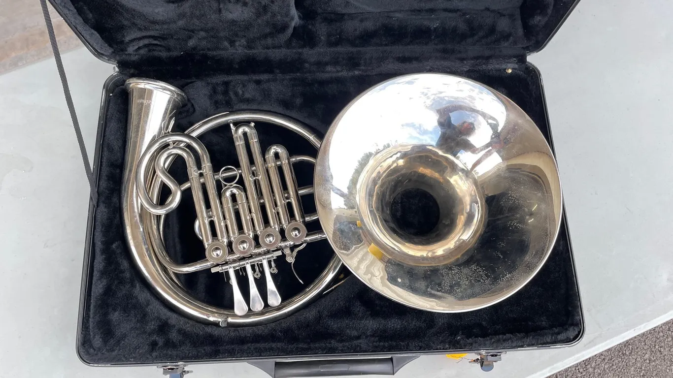 (1) Selman Double French Horn with Detachable Bell and Fitted Case