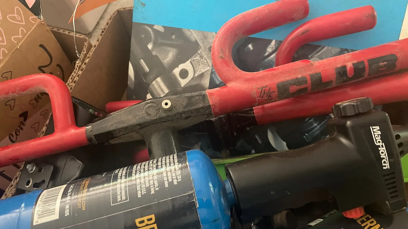(2) Club Steering Wheel Locks