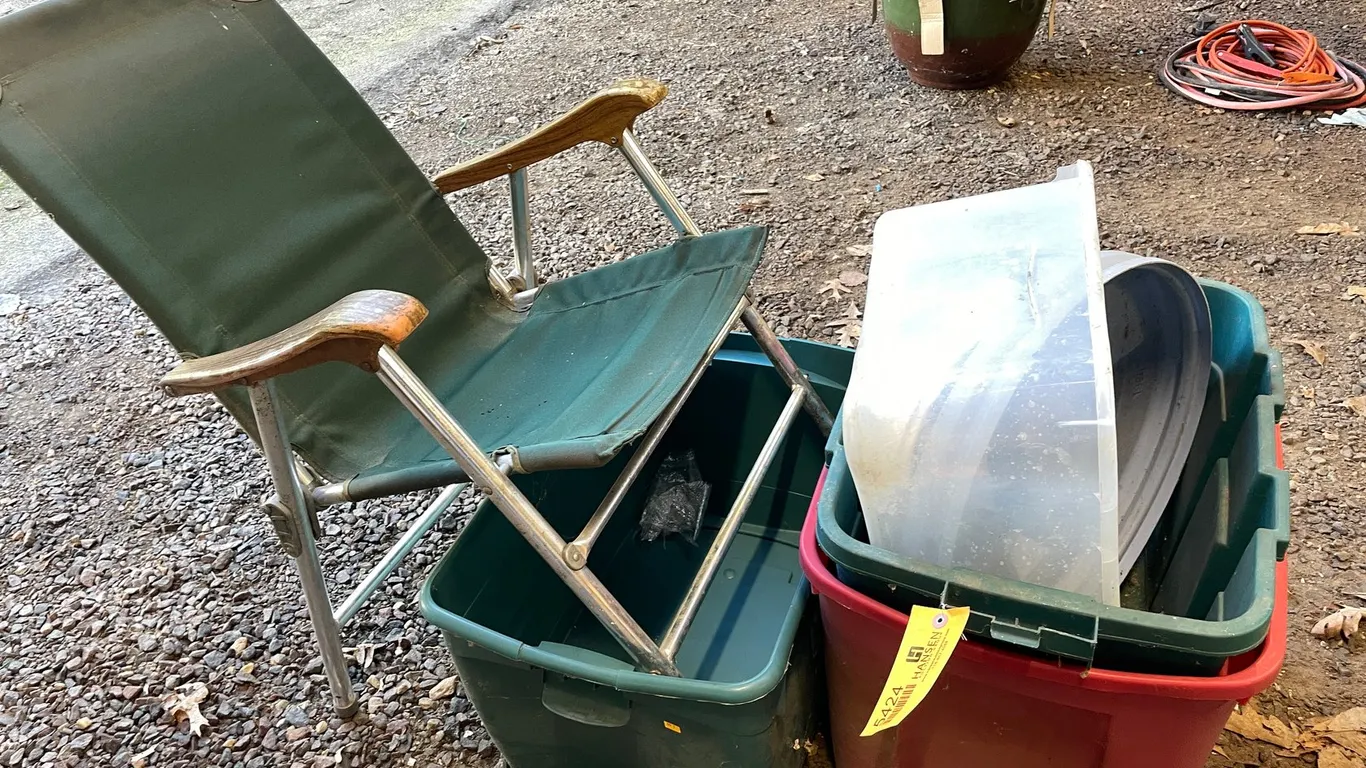 (4) Totes