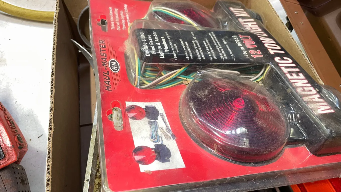 Magnetic Tow Light Kit