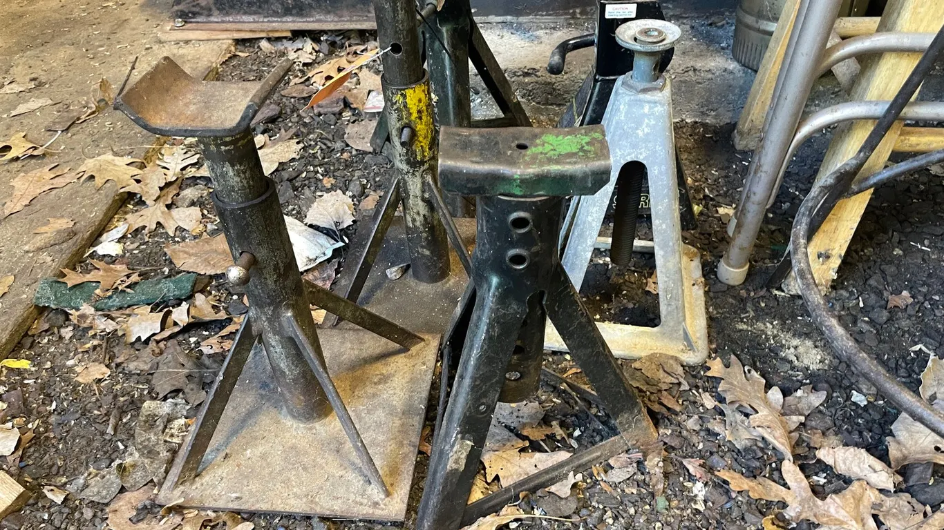 (6) Jack Stands