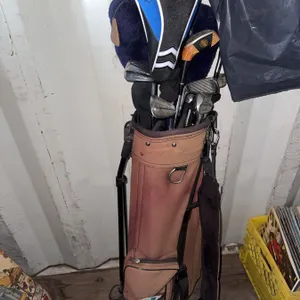 Dunlop DDH Golf Club Set With Bag and Assorted Irons