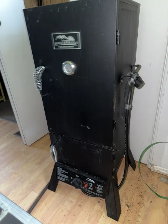 Master built smoker propane smoker