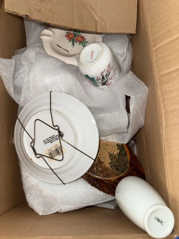 Decorative Porcelain Miniatures and Collector Plates