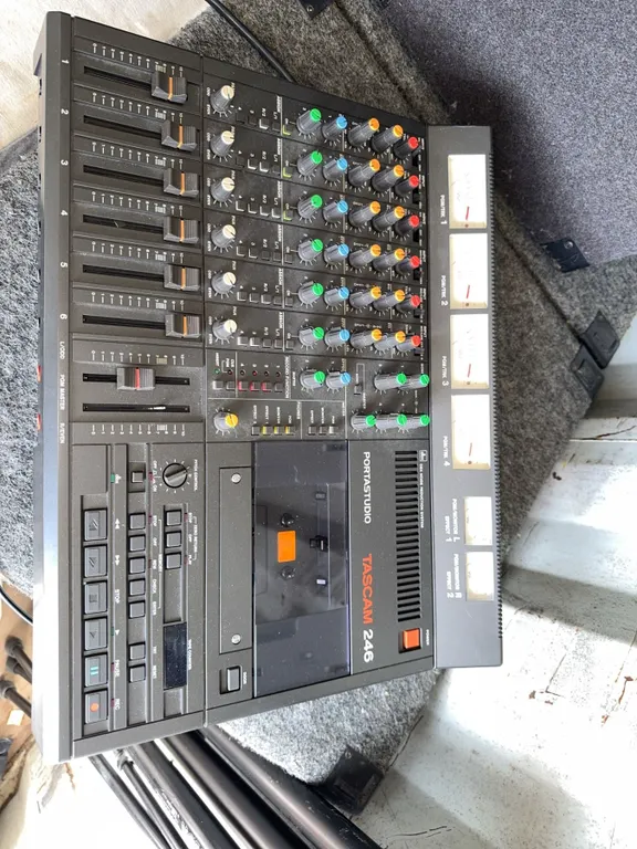 Tascam 246 Portastudio 4-Track Cassette Recorder Mixer