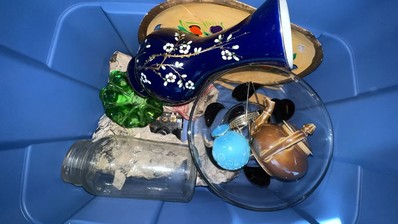 Decorative Glass and Ceramic Collectibles Lot