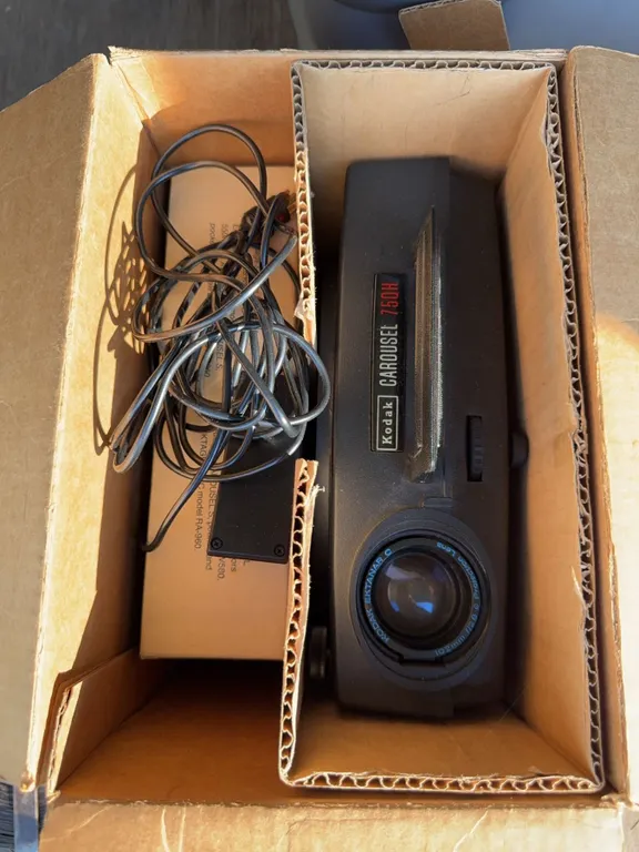 Kodak Carousel 750H Slide Projector with Remote and Original Box