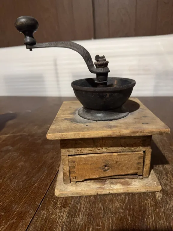 Manual Wooden and Metal Coffee Grinder with Drawer